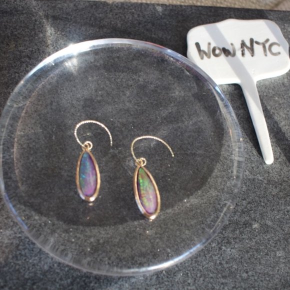 New green teardrop resin earrings - Picture 4 of 8